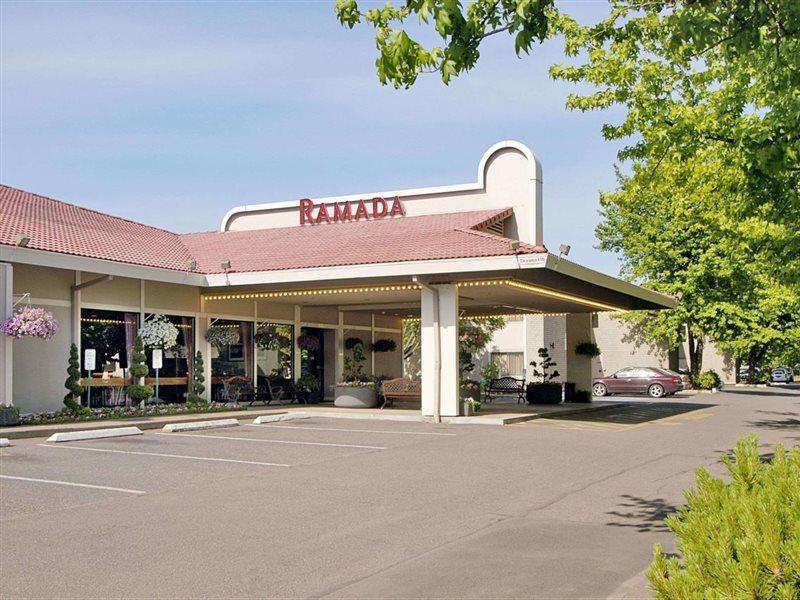 Ramada By Wyndham Portland Airport Hotel Exterior photo